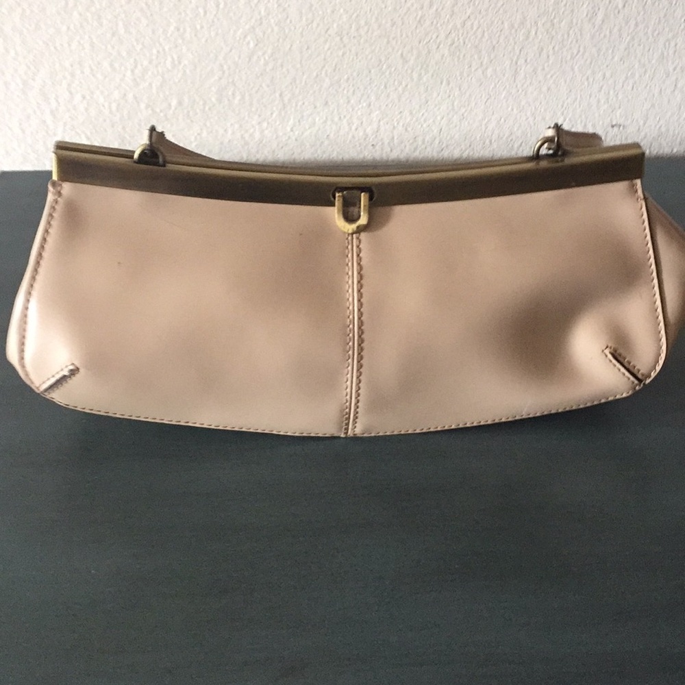 Elegant tag purse